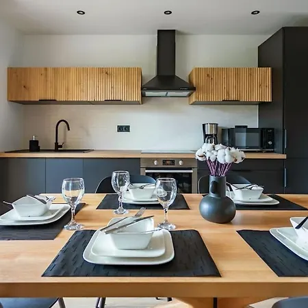 Superbe Appartement, Terrasse Et Parking Privatif アパート